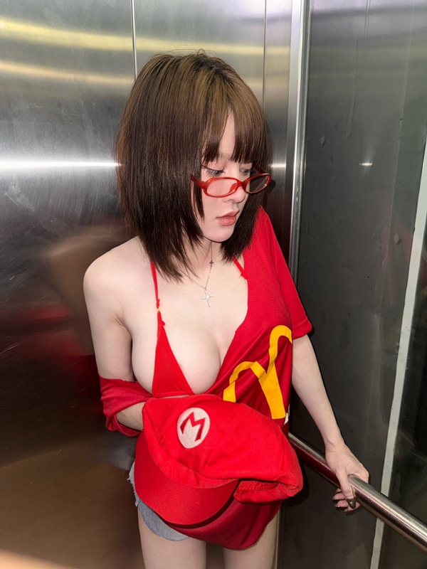 Aphinya Lueaithaisong สาวสวย หุ่นแซ่บ